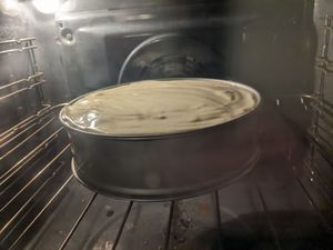 De cheesecake in de oven